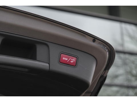 Mercedes-Benz GLA GLA180 AMG 122pk Panoramadak Night pakket Climate control Cruise control Trekhaak 19" LMV
