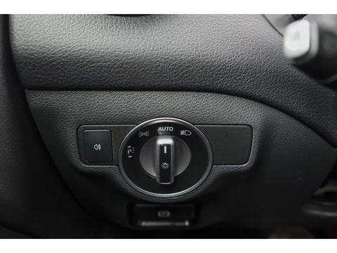 Mercedes-Benz GLA GLA180 AMG 122pk Panoramadak Night pakket Climate control Cruise control Trekhaak 19" LMV