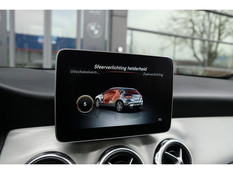 Mercedes-Benz GLA GLA180 AMG 122pk Panoramadak Night pakket Climate control Cruise control Trekhaak 19" LMV