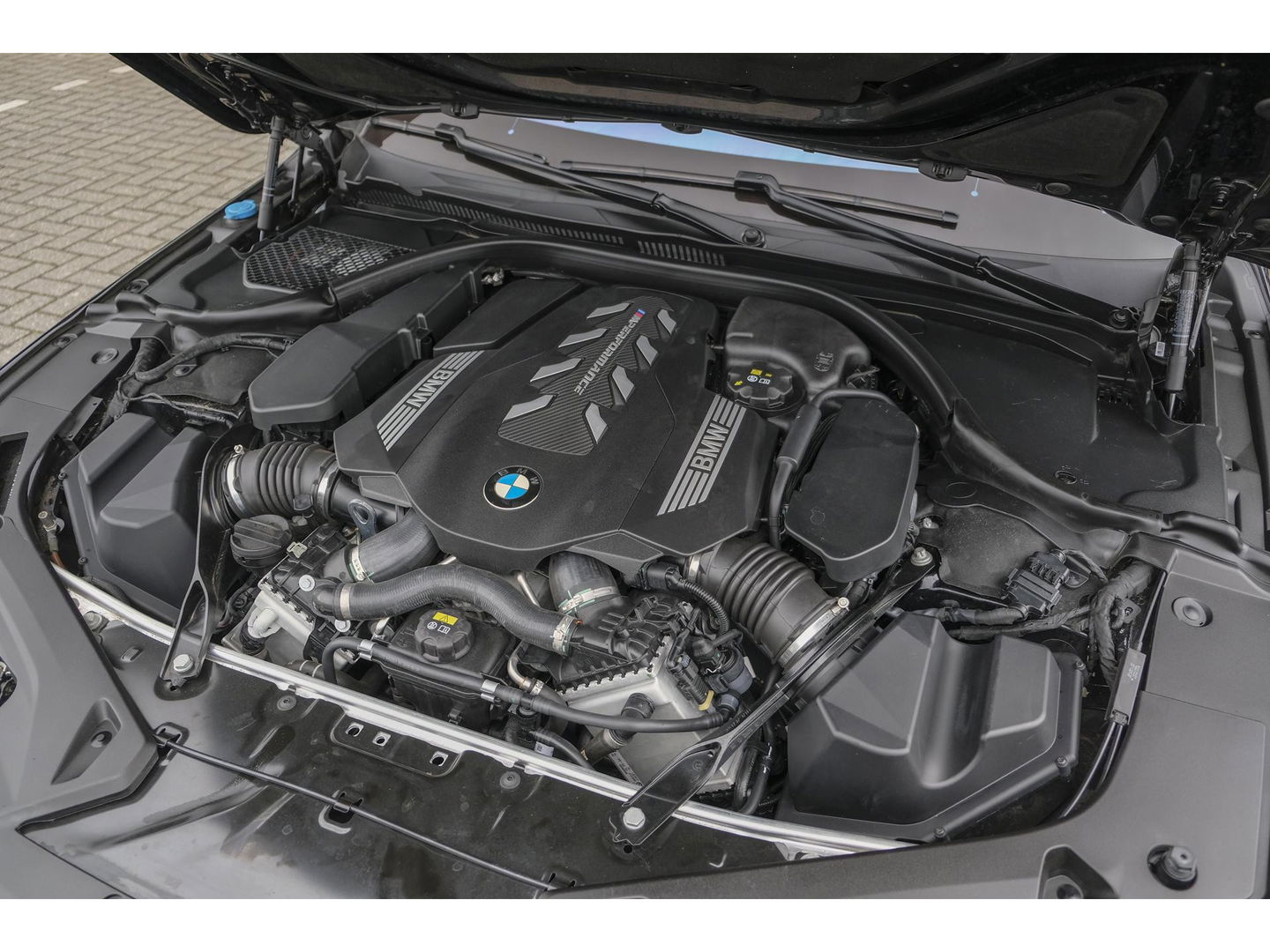 BMW 8 Serie Gran Coupé M850i 530pk xDrive High Executive Panoramadak Bowers&Wilkins Carbon exterieur NLauto 1e eigenaar!!