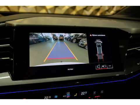 Audi Q4 e-tron 40 204pk Competition S-line 77 kWh Sonos audio Head-up *Marge* Trekhaak elektrisch Camera Adaptive cruise NLauto