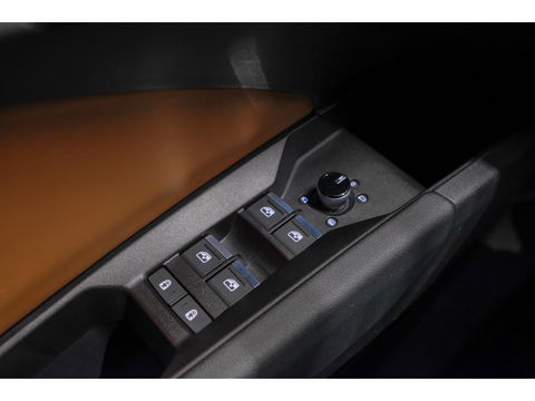 Audi Q4 e-tron 40 204pk Competition S-line 77 kWh Sonos audio Head-up *Marge* Trekhaak elektrisch Camera Adaptive cruise NLauto