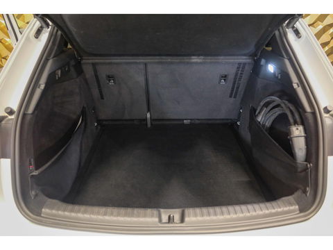 Audi Q4 e-tron 40 204pk Competition S-line 77 kWh Sonos audio Head-up *Marge* Trekhaak elektrisch Camera Adaptive cruise NLauto