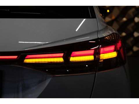 Audi Q4 e-tron 40 204pk Competition S-line 77 kWh Sonos audio Head-up *Marge* Trekhaak elektrisch Camera Adaptive cruise NLauto