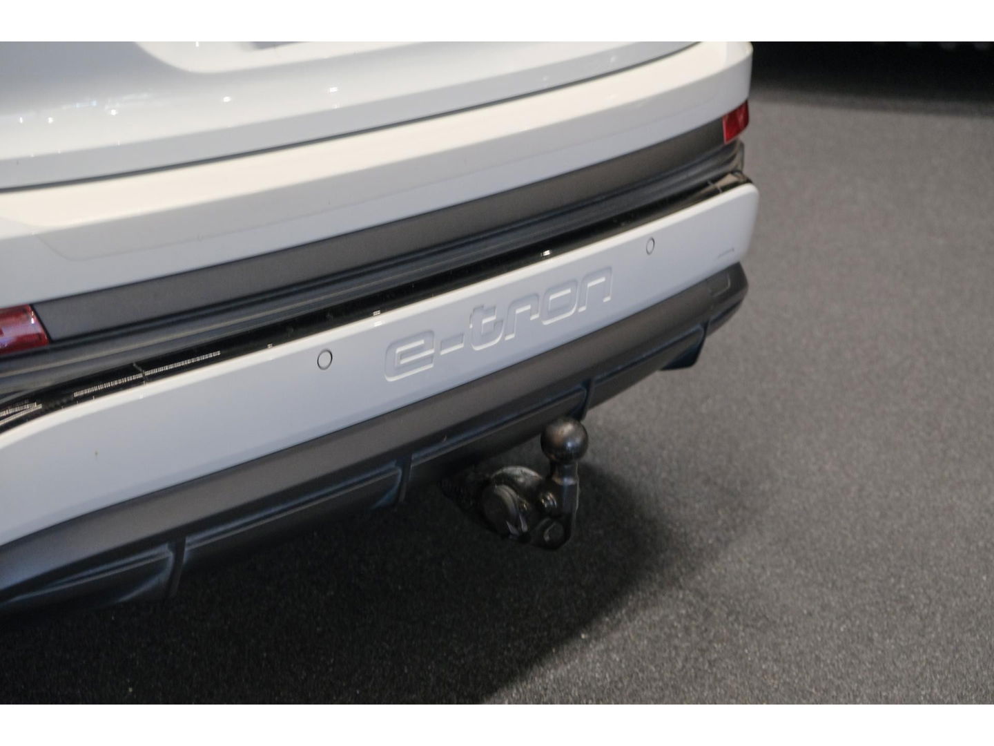 Audi Q4 e-tron 40 204pk Competition S-line 77 kWh Sonos audio Head-up *Marge* Trekhaak elektrisch Camera Adaptive cruise NLauto