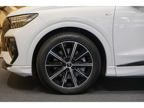 Audi Q4 e-tron 40 204pk Competition S-line 77 kWh Sonos audio Head-up *Marge* Trekhaak elektrisch Camera Adaptive cruise NLauto