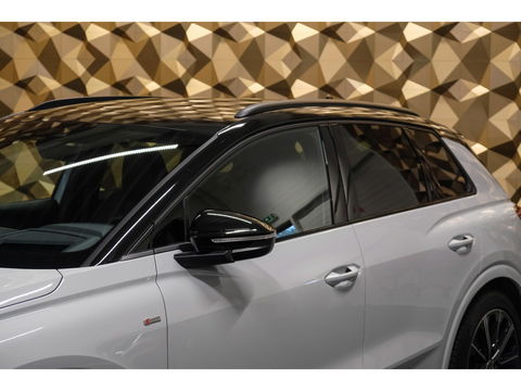 Audi Q4 e-tron 40 204pk Competition S-line 77 kWh Sonos audio Head-up *Marge* Trekhaak elektrisch Camera Adaptive cruise NLauto