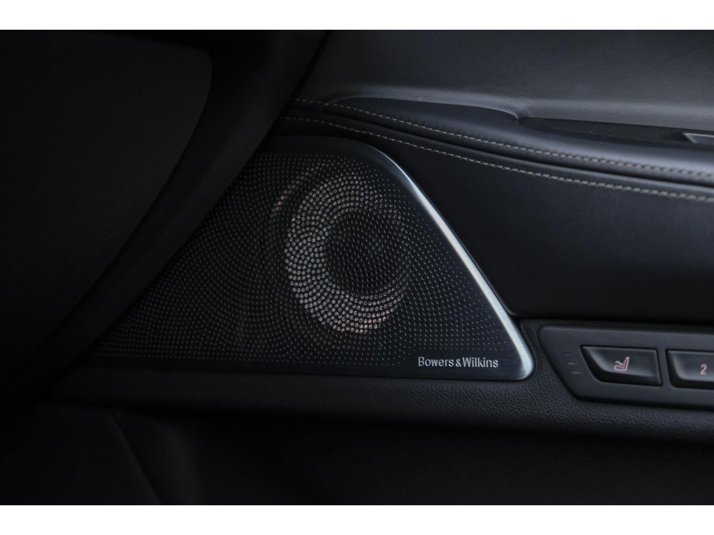 BMW 7 Serie 730d M-sport 265pk Schuifdak Bowers&Wilkins *BTW* 4-wielsturing Massage Stoelkoeling Comfortstoelen voor+achter