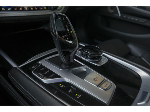 BMW 7 Serie 730d M-sport 265pk Schuifdak Bowers&Wilkins *BTW* 4-wielsturing Massage Stoelkoeling Comfortstoelen voor+achter