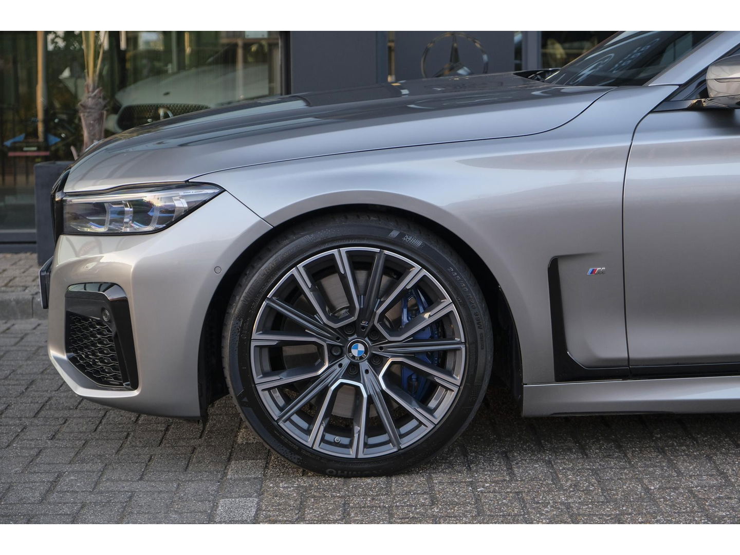 BMW 7 Serie 730d M-sport 265pk Schuifdak Bowers&Wilkins *BTW* 4-wielsturing Massage Stoelkoeling Comfortstoelen voor+achter