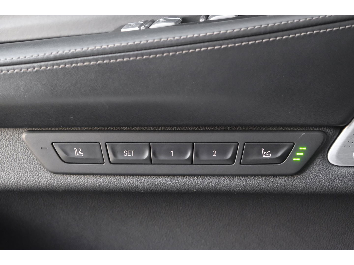 BMW 7 Serie 730d M-sport 265pk Schuifdak Bowers&Wilkins *BTW* 4-wielsturing Massage Stoelkoeling Comfortstoelen voor+achter