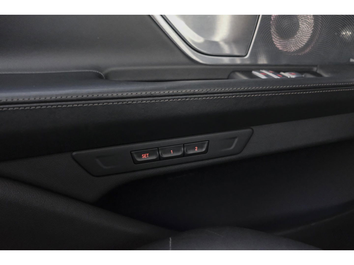 BMW 7 Serie 730d M-sport 265pk Schuifdak Bowers&Wilkins *BTW* 4-wielsturing Massage Stoelkoeling Comfortstoelen voor+achter