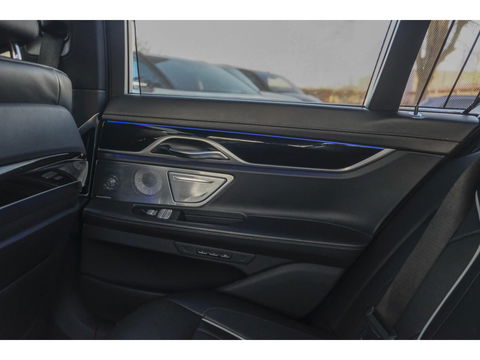 BMW 7 Serie 730d M-sport 265pk Schuifdak Bowers&Wilkins *BTW* 4-wielsturing Massage Stoelkoeling Comfortstoelen voor+achter