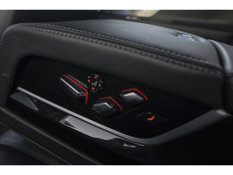 BMW 7 Serie 730d M-sport 265pk Schuifdak Bowers&Wilkins *BTW* 4-wielsturing Massage Stoelkoeling Comfortstoelen voor+achter