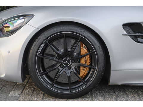 Mercedes-Benz AMG GT R 4.0 V8 585pk GTR NLauto Keramisch Bucket seats Carbonpakket Burmester Camera DAB CommandOnline