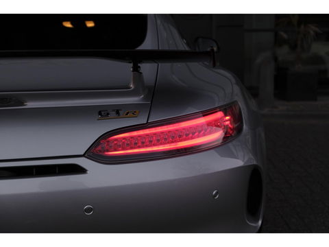 Mercedes-Benz AMG GT R 4.0 V8 585pk GTR NLauto Keramisch Bucket seats Carbonpakket Burmester Camera DAB CommandOnline