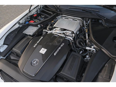 Mercedes-Benz AMG GT R 4.0 V8 585pk GTR NLauto Keramisch Bucket seats Carbonpakket Burmester Camera DAB CommandOnline