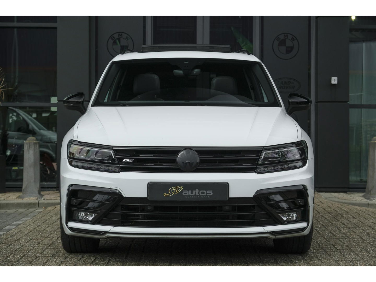 Volkswagen Tiguan 1.5 TSI R-Line Highline Panoramadak Virtual cockpit Trekhaak 20" LMV NLauto Elektrische klep