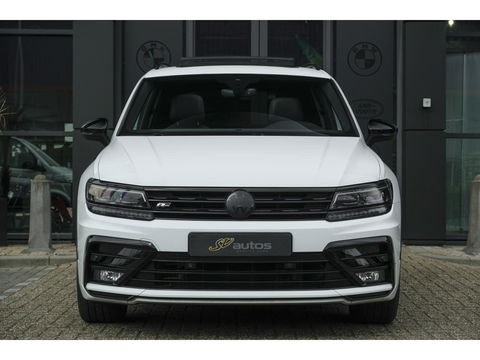 Volkswagen Tiguan 1.5 TSI R-Line Highline Panoramadak Virtual cockpit Trekhaak 20" LMV NLauto Elektrische klep