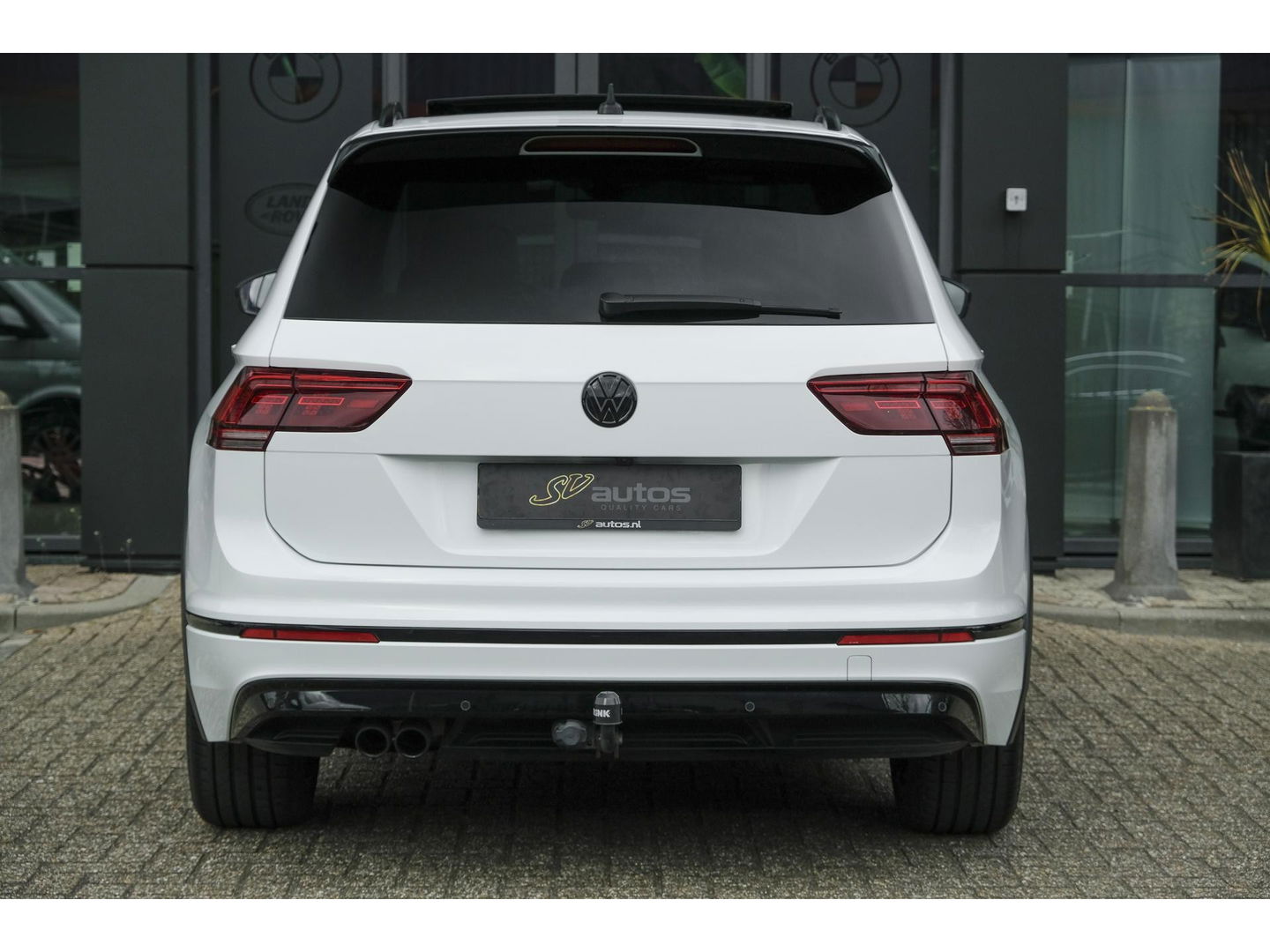 Volkswagen Tiguan 1.5 TSI R-Line Highline Panoramadak Virtual cockpit Trekhaak 20" LMV NLauto Elektrische klep