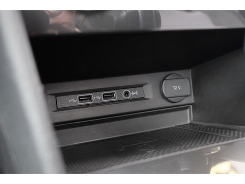 Volkswagen Tiguan 1.5 TSI R-Line Highline Panoramadak Virtual cockpit Trekhaak 20" LMV NLauto Elektrische klep