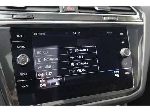 Volkswagen Tiguan 1.5 TSI R-Line Highline Panoramadak Virtual cockpit Trekhaak 20" LMV NLauto Elektrische klep