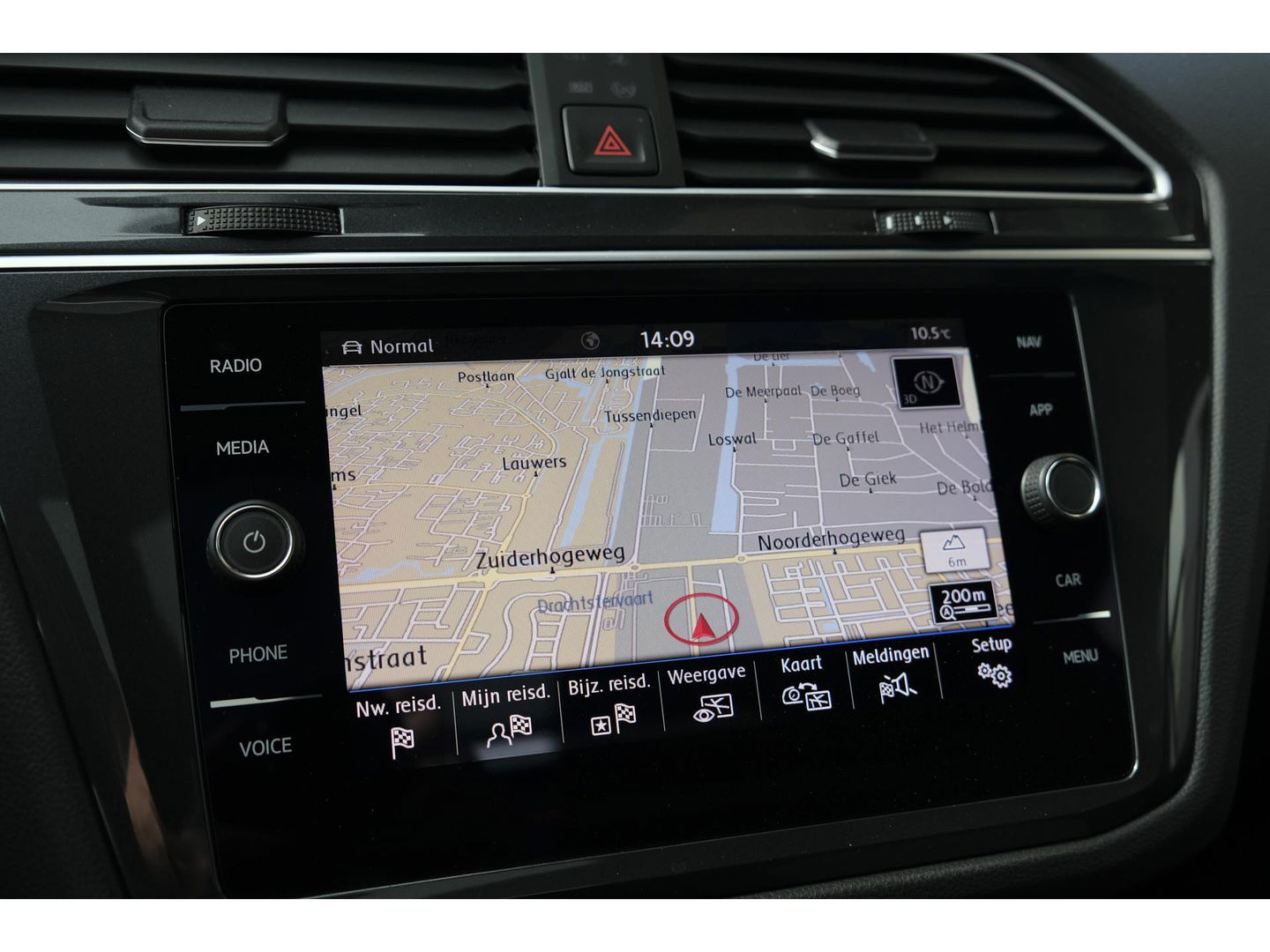 Volkswagen Tiguan 1.5 TSI R-Line Highline Panoramadak Virtual cockpit Trekhaak 20" LMV NLauto Elektrische klep