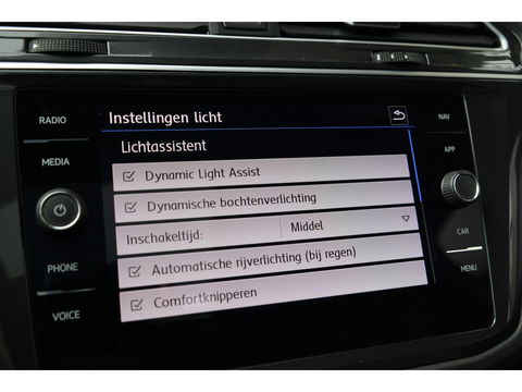 Volkswagen Tiguan 1.5 TSI R-Line Highline Panoramadak Virtual cockpit Trekhaak 20" LMV NLauto Elektrische klep