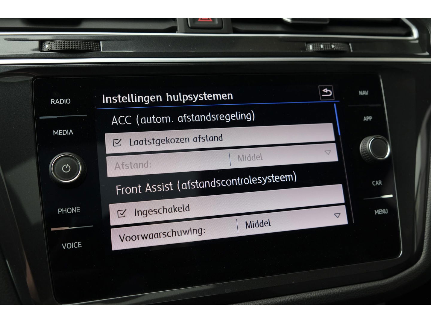 Volkswagen Tiguan 1.5 TSI R-Line Highline Panoramadak Virtual cockpit Trekhaak 20" LMV NLauto Elektrische klep