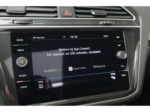 Volkswagen Tiguan 1.5 TSI R-Line Highline Panoramadak Virtual cockpit Trekhaak 20" LMV NLauto Elektrische klep
