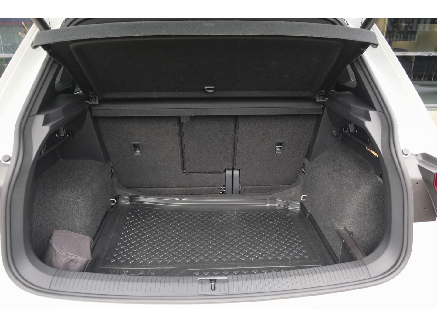 Volkswagen Tiguan 1.5 TSI R-Line Highline Panoramadak Virtual cockpit Trekhaak 20" LMV NLauto Elektrische klep