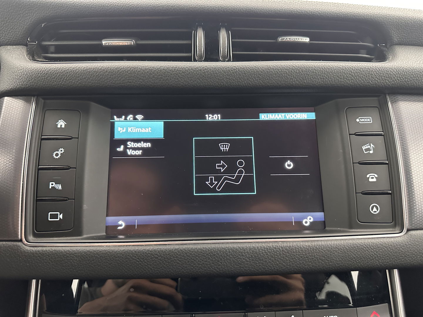 Jaguar XF 2.0d Portfolio Aut. *FULL-LEATHER | XENON | NAVI-FULLMAP | COMFORT-SEATS | CAMERA | AMBIENT-LIGHT | ECC | PDC | CRUISE | 17''ALU*