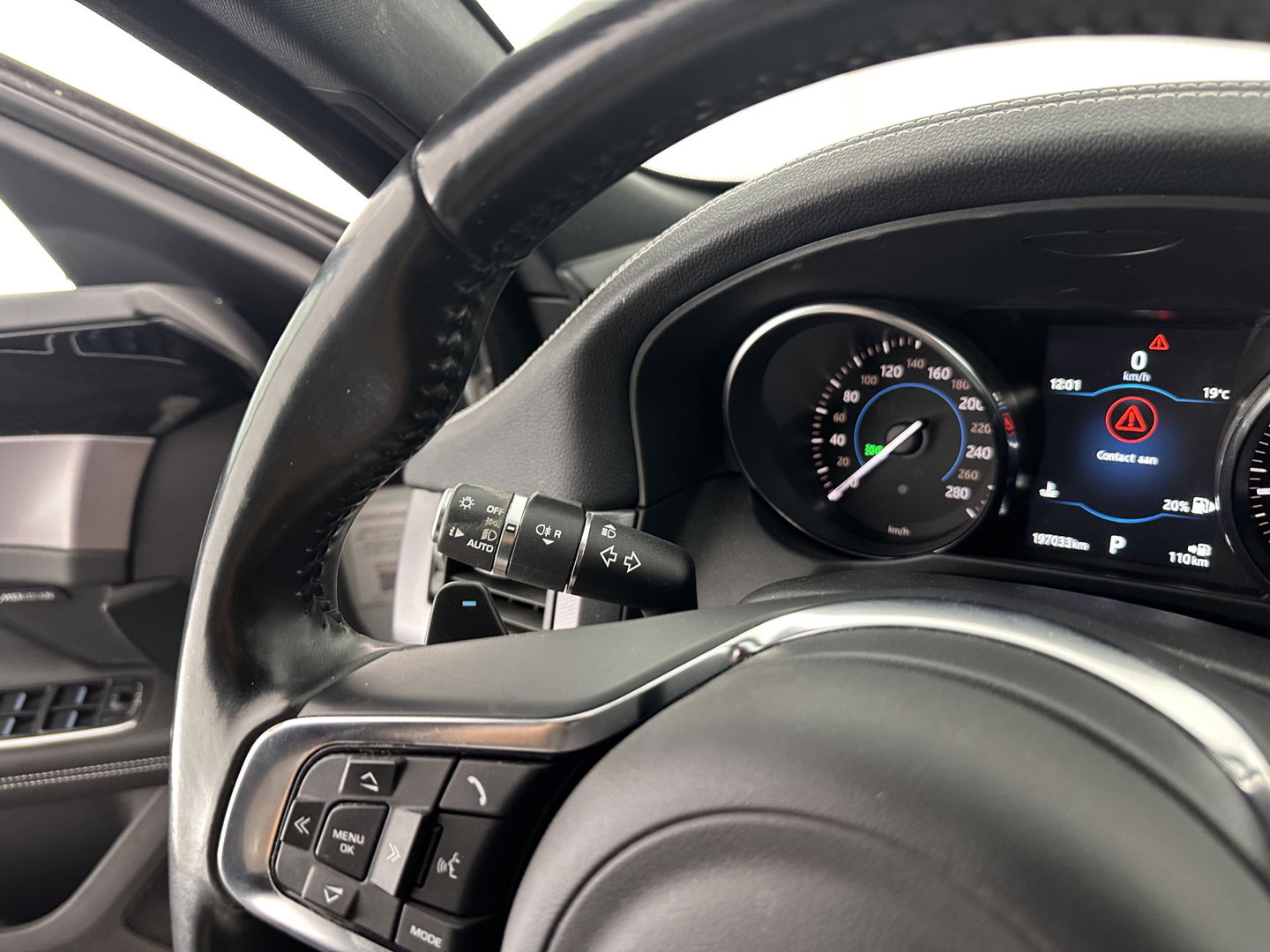 Jaguar XF 2.0d Portfolio Aut. *FULL-LEATHER | XENON | NAVI-FULLMAP | COMFORT-SEATS | CAMERA | AMBIENT-LIGHT | ECC | PDC | CRUISE | 17''ALU*