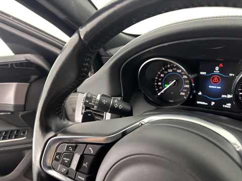 Jaguar XF 2.0d Portfolio Aut. *FULL-LEATHER | XENON | NAVI-FULLMAP | COMFORT-SEATS | CAMERA | AMBIENT-LIGHT | ECC | PDC | CRUISE | 17''ALU*