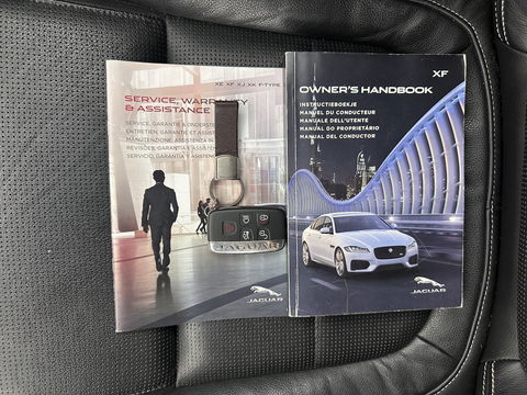 Jaguar XF 2.0d Portfolio Aut. *FULL-LEATHER | XENON | NAVI-FULLMAP | COMFORT-SEATS | CAMERA | AMBIENT-LIGHT | ECC | PDC | CRUISE | 17''ALU*