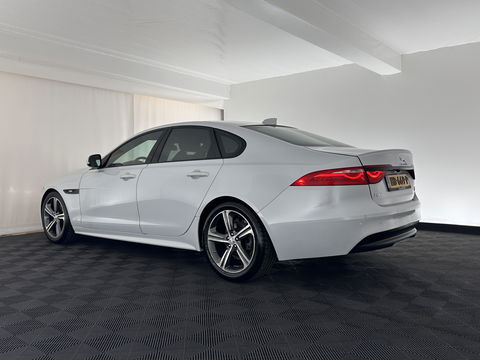 Jaguar XF 2.0d Portfolio Aut. *FULL-LEATHER | XENON | NAVI-FULLMAP | COMFORT-SEATS | CAMERA | AMBIENT-LIGHT | ECC | PDC | CRUISE | 17''ALU*