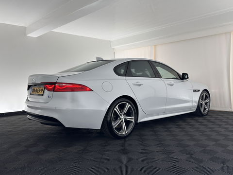 Jaguar XF 2.0d Portfolio Aut. *FULL-LEATHER | XENON | NAVI-FULLMAP | COMFORT-SEATS | CAMERA | AMBIENT-LIGHT | ECC | PDC | CRUISE | 17''ALU*