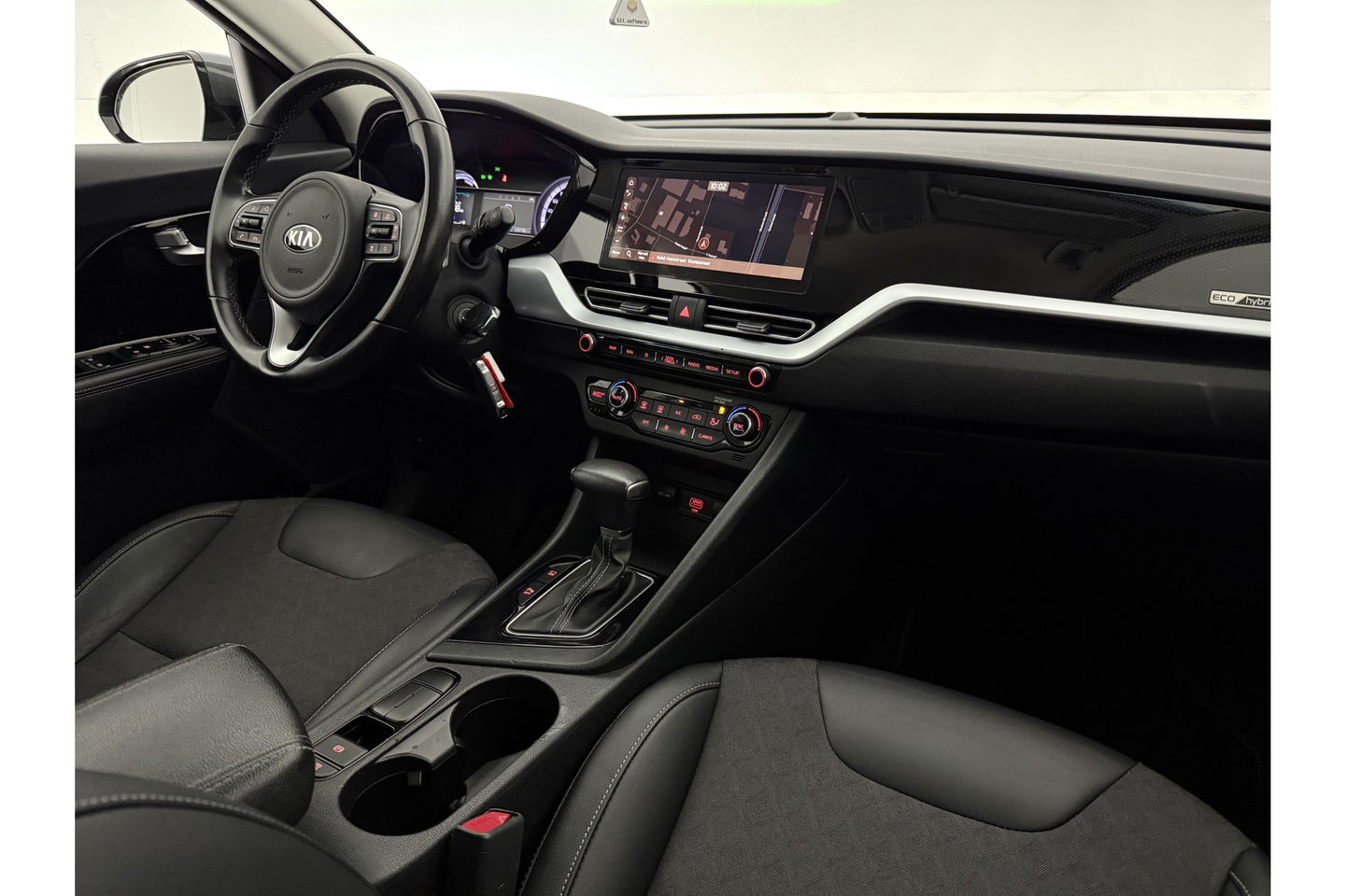 Kia Niro 1.6 GDi Hybrid ExecutiveLine Camera LED Clima Cruise Carplay Navi PDC 16"LMV
