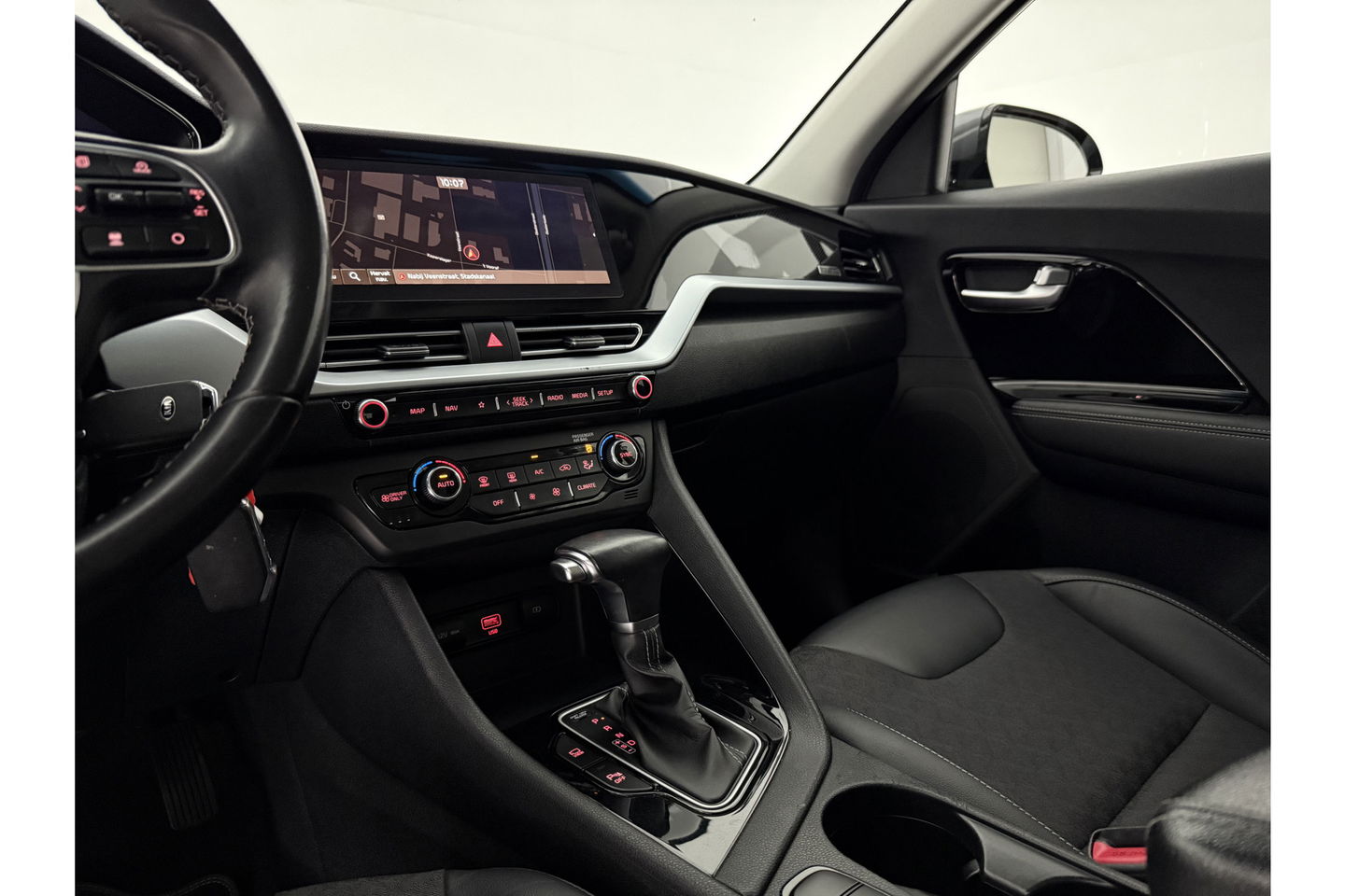 Kia Niro 1.6 GDi Hybrid ExecutiveLine Camera LED Clima Cruise Carplay Navi PDC 16"LMV