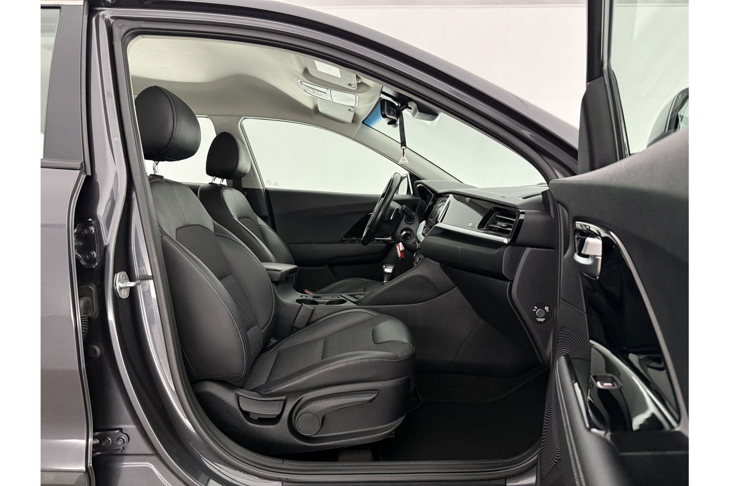 Kia Niro 1.6 GDi Hybrid ExecutiveLine Camera LED Clima Cruise Carplay Navi PDC 16"LMV