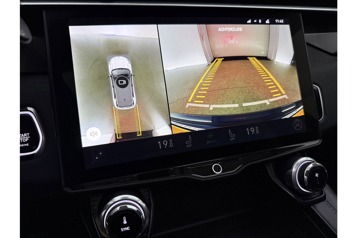Lynk Co 01 1.5 262PK Hybride Pano LED Sfeer 360Camera Carplay ACC Clima Navi Virtual Memory 20"LMV