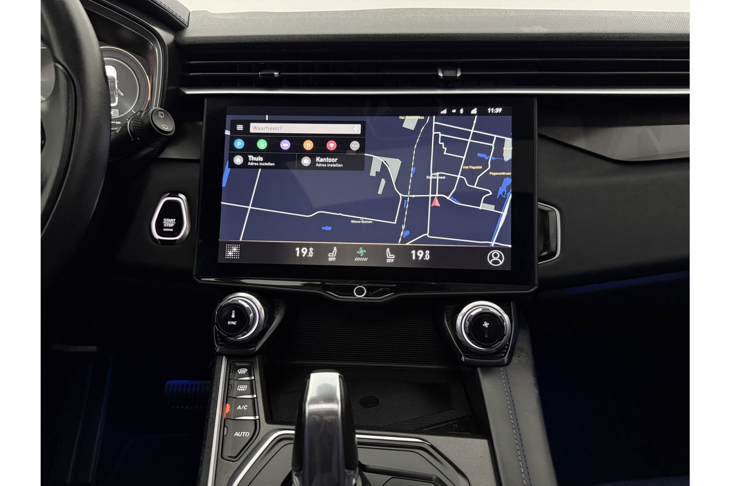 Lynk Co 01 1.5 262PK Hybride Pano LED Sfeer 360Camera Carplay ACC Clima Navi Virtual Memory 20"LMV