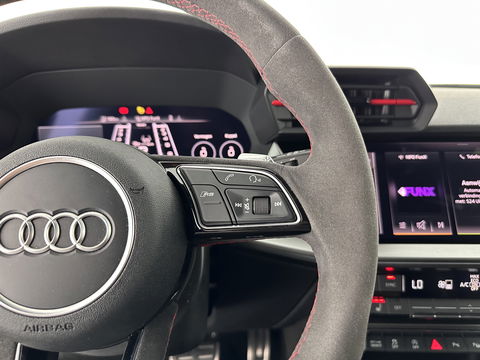 Audi RS3 Sportback 2.5 TFSI quattro Aut. *PANO | HEAD-UP | MATRIX-LED | FULL-LED | ADAPTIVE-CRUISE | BLIND-SPOT | MEMORY-PACK | KEYLESS | SPORT-SEATS | CAMERA | DIGI-COCKPIT | AMBIENT-LIGHT | 19''ALU*