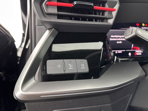 Audi RS3 Sportback 2.5 TFSI quattro Aut. *PANO | HEAD-UP | MATRIX-LED | FULL-LED | ADAPTIVE-CRUISE | BLIND-SPOT | MEMORY-PACK | KEYLESS | SPORT-SEATS | CAMERA | DIGI-COCKPIT | AMBIENT-LIGHT | 19''ALU*