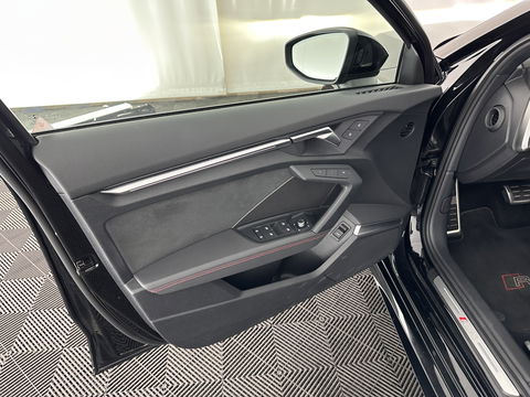 Audi RS3 Sportback 2.5 TFSI quattro Aut. *PANO | HEAD-UP | MATRIX-LED | FULL-LED | ADAPTIVE-CRUISE | BLIND-SPOT | MEMORY-PACK | KEYLESS | SPORT-SEATS | CAMERA | DIGI-COCKPIT | AMBIENT-LIGHT | 19''ALU*