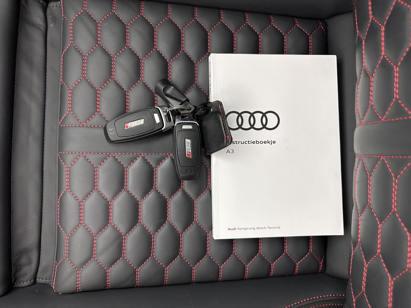 Audi RS3 Sportback 2.5 TFSI quattro Aut. *PANO | HEAD-UP | MATRIX-LED | FULL-LED | ADAPTIVE-CRUISE | BLIND-SPOT | MEMORY-PACK | KEYLESS | SPORT-SEATS | CAMERA | DIGI-COCKPIT | AMBIENT-LIGHT | 19''ALU*
