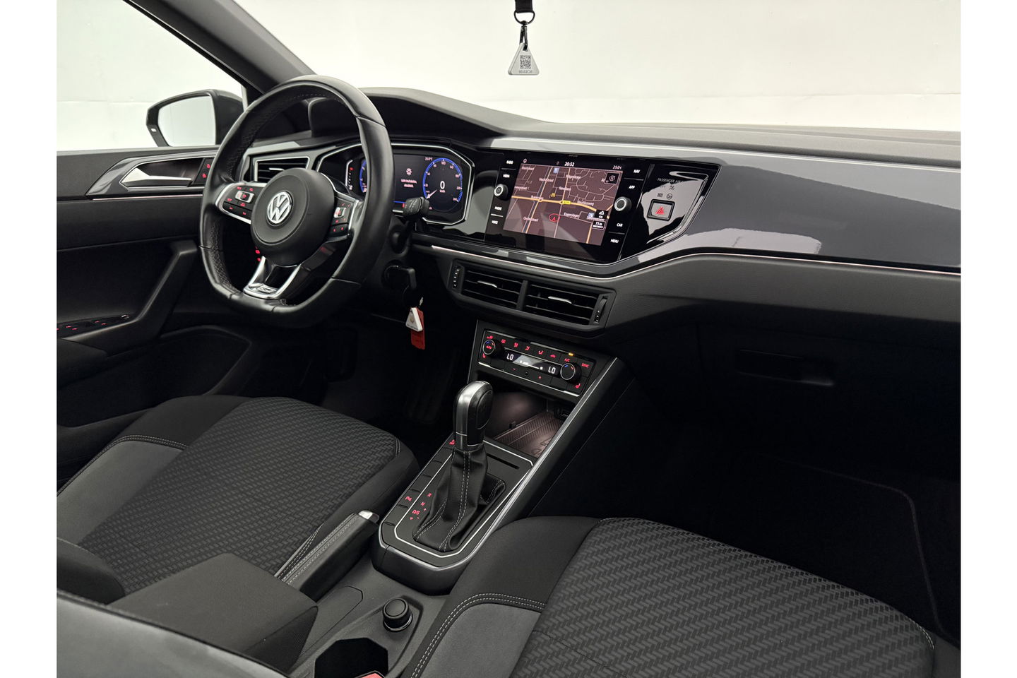 Volkswagen Polo 1.0 TSI 116PK R-Line DSG Pano LED Camera Carplay ACC Virtual Navi Clima PDC 17"LMV
