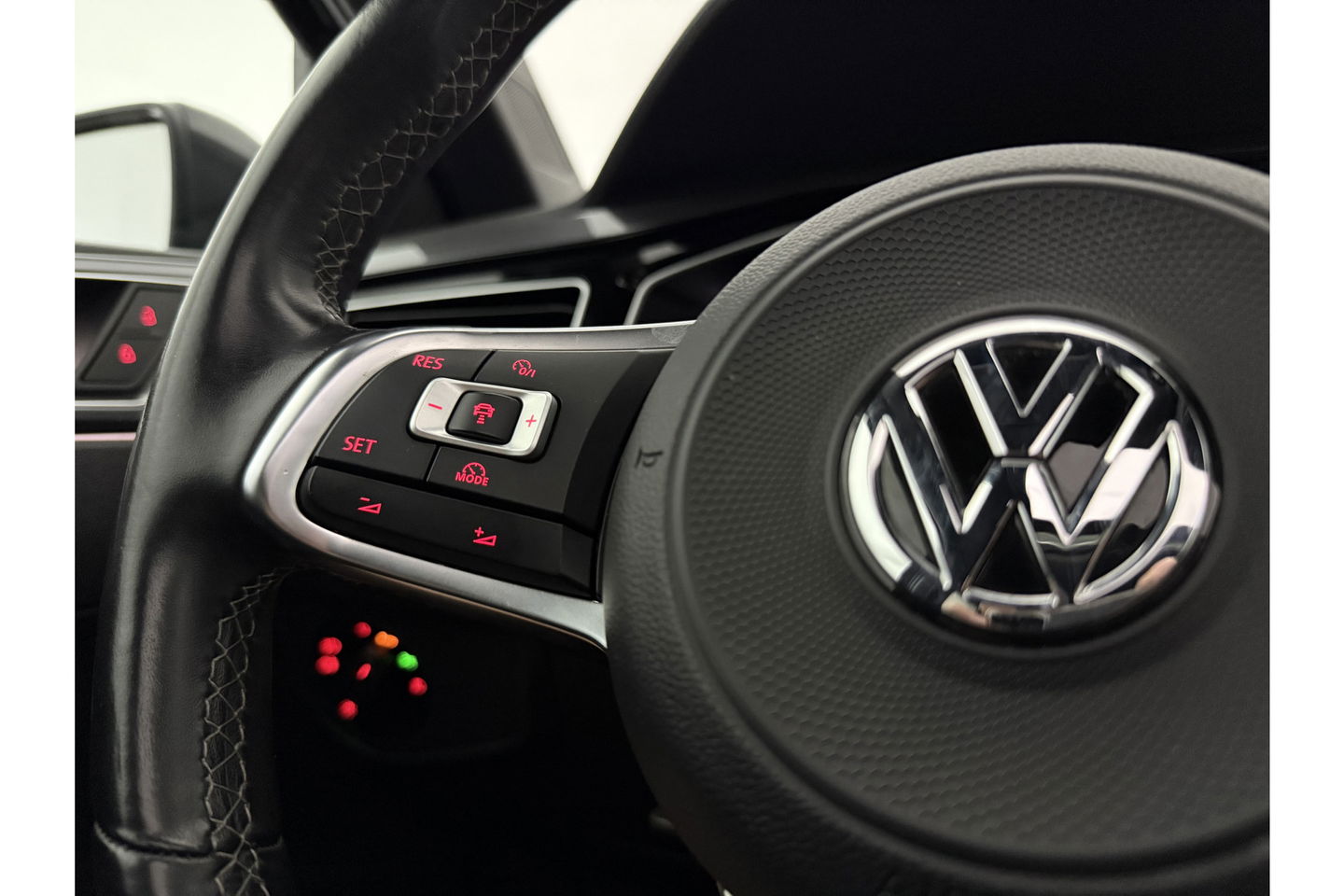 Volkswagen Polo 1.0 TSI 116PK R-Line DSG Pano LED Camera Carplay ACC Virtual Navi Clima PDC 17"LMV