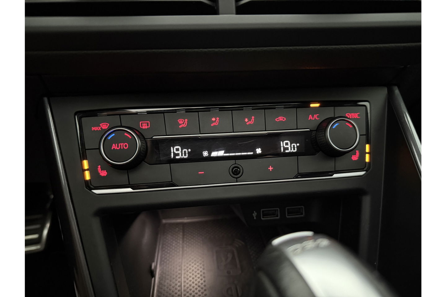 Volkswagen Polo 1.0 TSI 116PK R-Line DSG Pano LED Camera Carplay ACC Virtual Navi Clima PDC 17"LMV