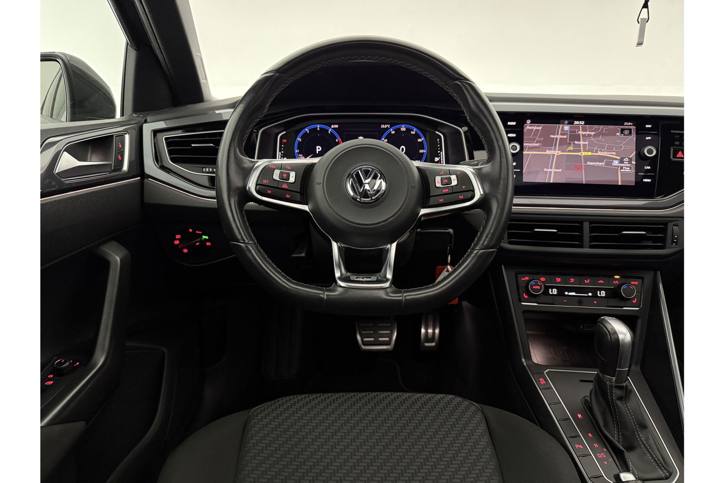 Volkswagen Polo 1.0 TSI 116PK R-Line DSG Pano LED Camera Carplay ACC Virtual Navi Clima PDC 17"LMV